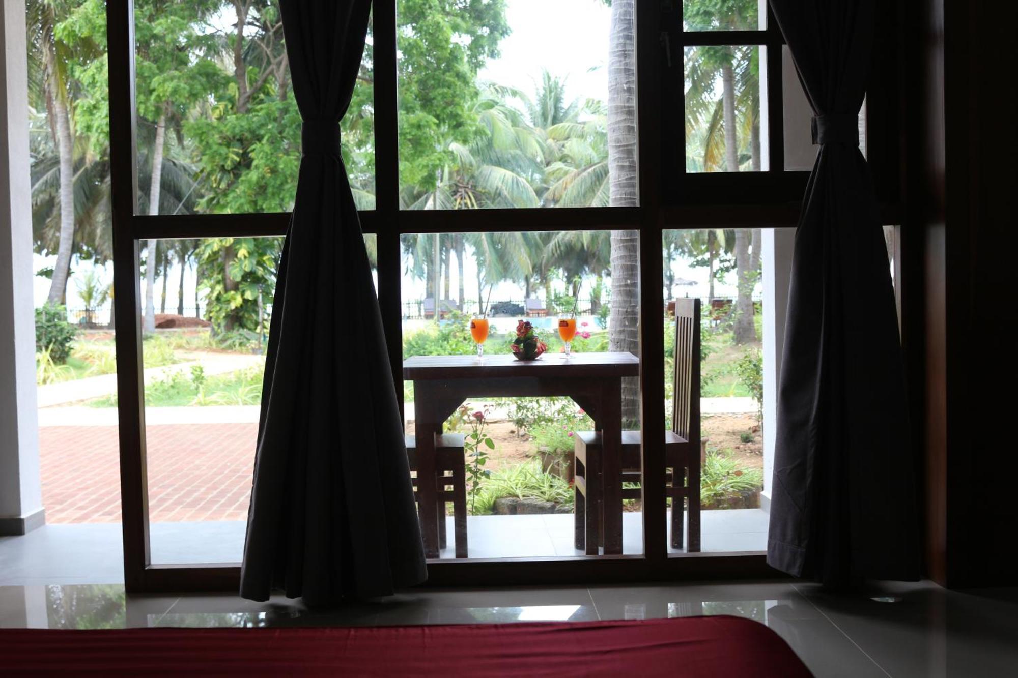 High Park Hotel Nilaveli Exterior foto